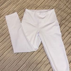 90 Degree 3/4 Leggings